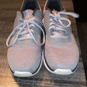 Gray reebok shoes